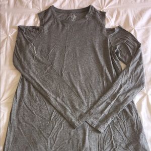 Gap long sleeve cold-shoulder top!